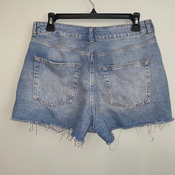 EUC Topshop Extreme Ripped A-line Mom Denim Jean Shorts Size 8 - Picture 6 of 6